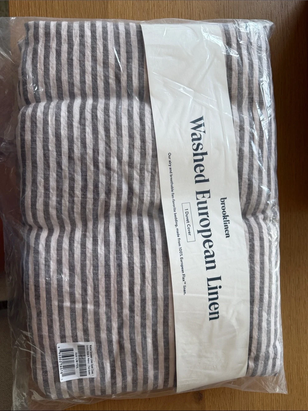 Brooklinen Striped Washed Linen Duvet Cover in Oxford Stripe & Walnut